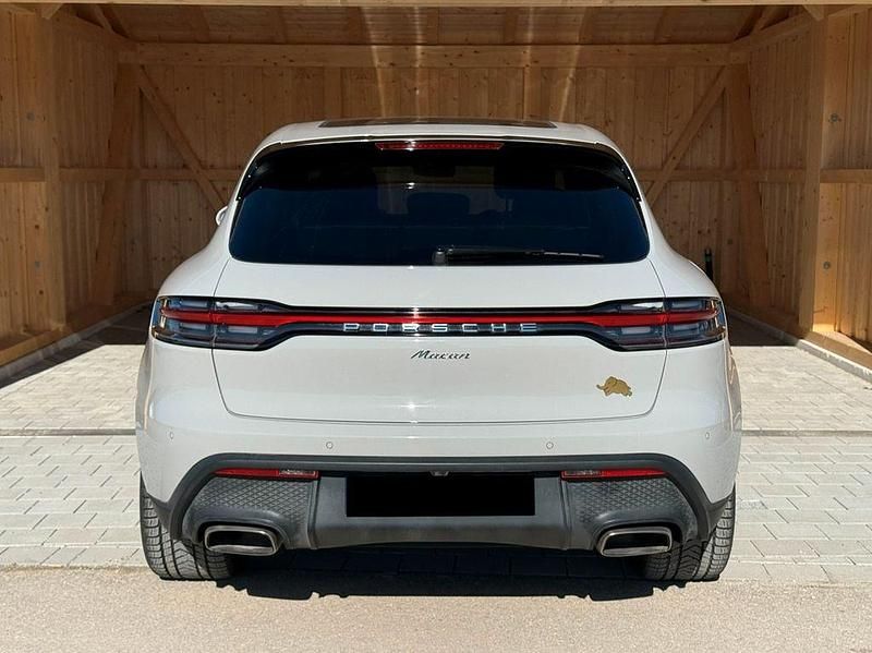Gebraucht Porsche Macan 330 PS (242 kW) 2023 Grau SUV