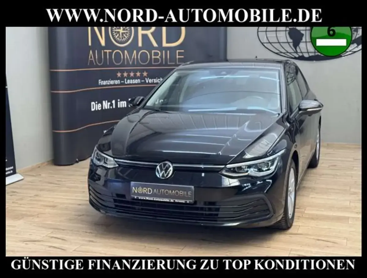 Gebraucht VW Golf VIII Life 131 PS (96 kW) 2023 Deep black perleffek (metallic) Limousine