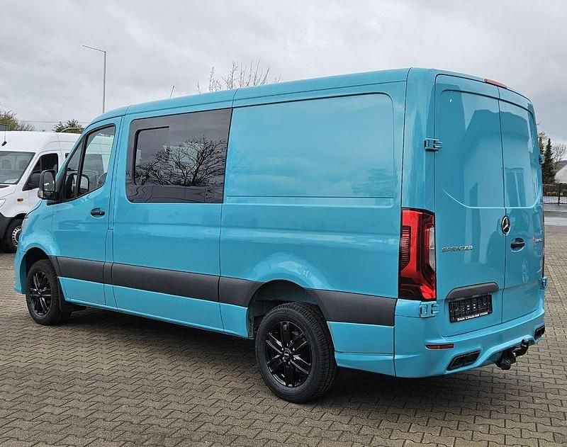 Gebraucht Mercedes Sprinter 150 PS (110 kW) 2023 Blau Van