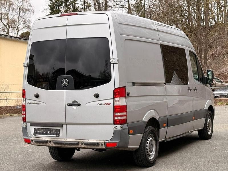 Gebraucht Mercedes Sprinter 163 PS (119 kW) 2011 Silber Van