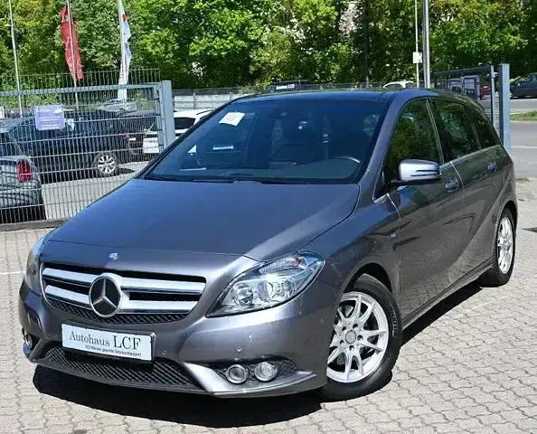 Gebraucht Mercedes B200 156 PS (114 kW) 2012 Van / Kleinbus