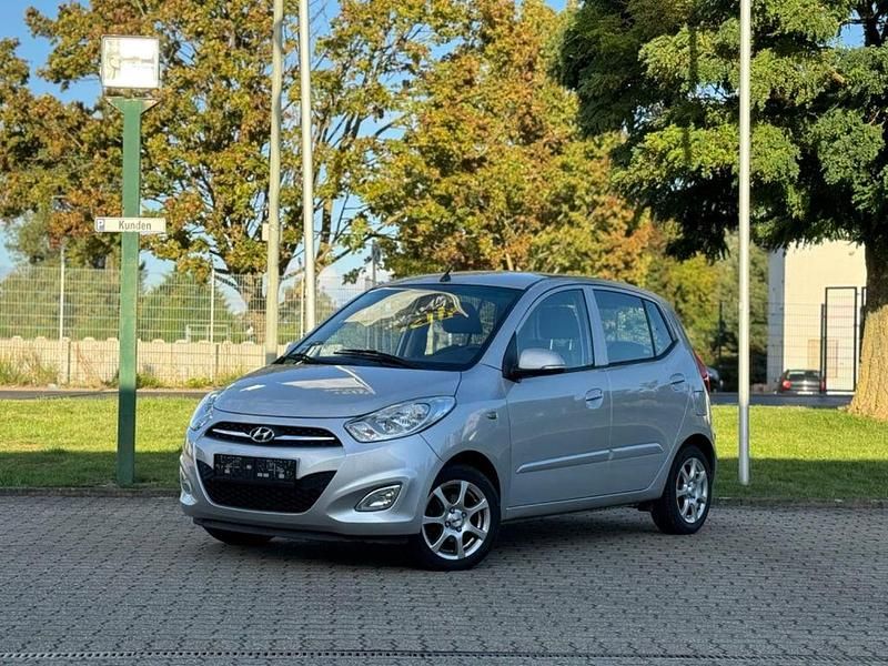 Sleek silver Gebraucht 2013 Hyundai i10 Style Kleinwagen | 4.499 € (Fairer Preis) - Bild 1/4