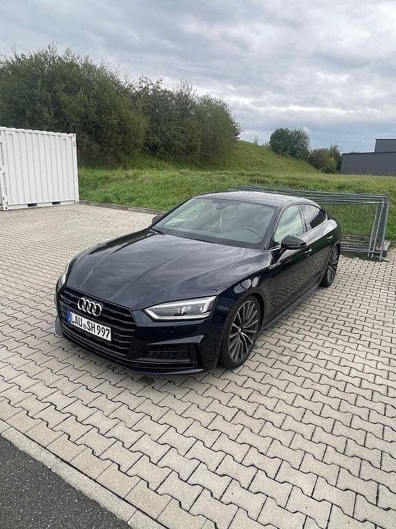 Blau Gebraucht 2019 Audi A5 Sportback Ambiente Limousine | 31.700 € (Fairer Preis) - Bild 1/4