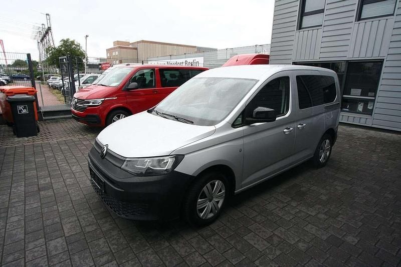 Gebraucht VW Caddy Basis 122 PS (89 kW) 2021 Reflexsilber metallic Van / Kleinbus