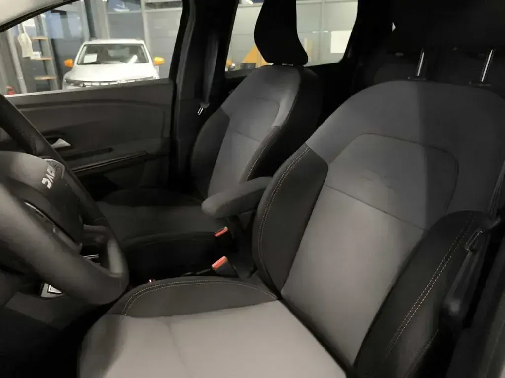 Gebraucht Dacia Jogger Extreme 141 PS (103 kW) 2025 Schwarz Van / Kleinbus