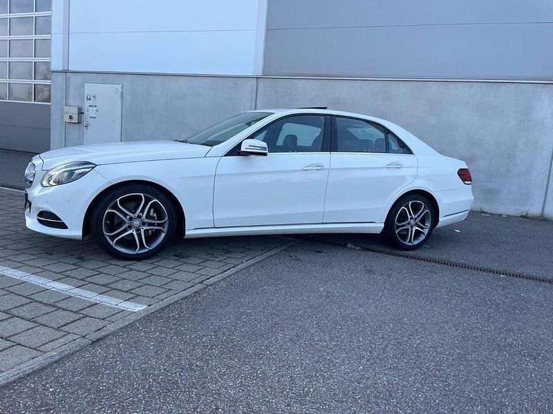 Gebraucht Mercedes E250 Avantgarde 204 PS (150 kW) 2016 Weiß Kombi