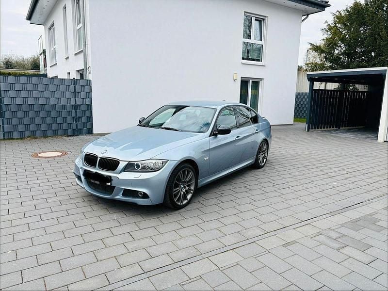 Gebraucht BMW 320 Shadowline 184 PS (135 kW) 2011 Blau Limousine