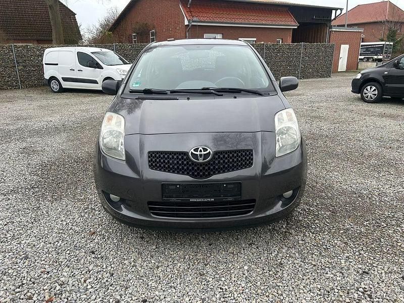 Gebraucht Toyota Yaris Team 69 PS (50 kW) 2008 Grau Kleinwagen