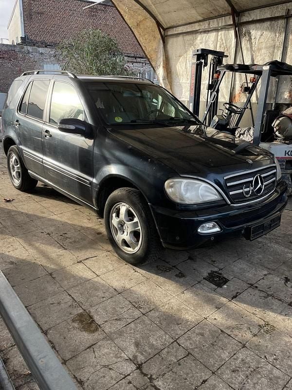 Gebraucht Mercedes ML270 163 PS (119 kW) 2001 Blau SUV