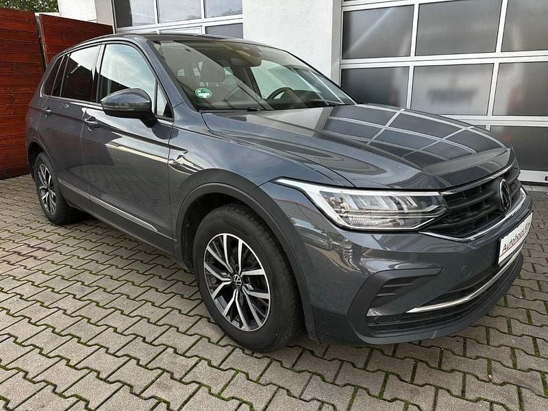 Grau Gebraucht 2022 VW Tiguan SUV | 16.999 € (Fairer Preis) - Bild 1/4