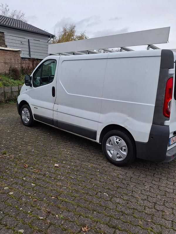 Gebraucht Renault Traffic 114 PS (83 kW) 2007 Weiß Van / Kleinbus