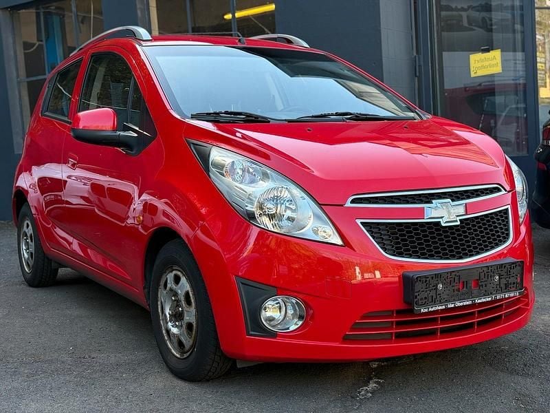 Second-hand Chevrolet Spark 81 CP (59 kW) 2011 Roșu Hatchback