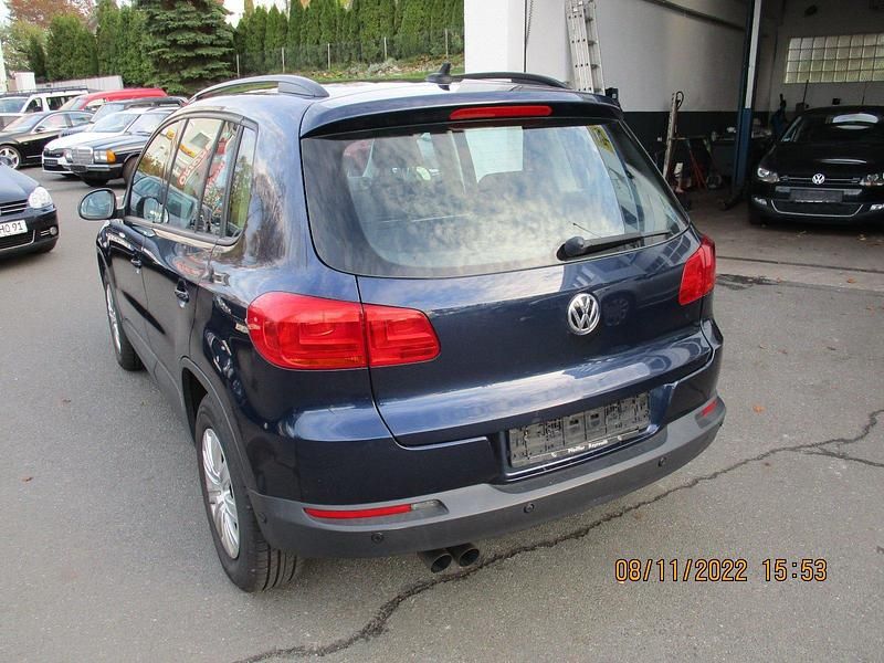 Gebraucht VW Tiguan Trendline 140 PS (102 kW) 2012 Blau SUV