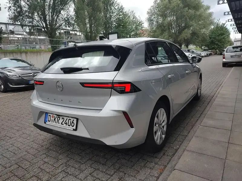 Gebraucht Opel Astra Enjoy 131 PS (96 kW) 2024 /typ aussenverkleidung metalliclackierung Limousine
