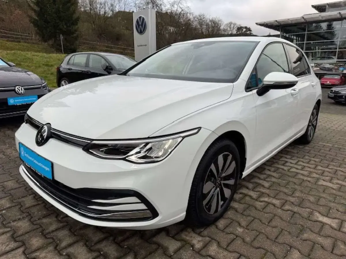 Gebraucht VW Golf VIII Move 150 PS (110 kW) 2024 Pure white Limousine