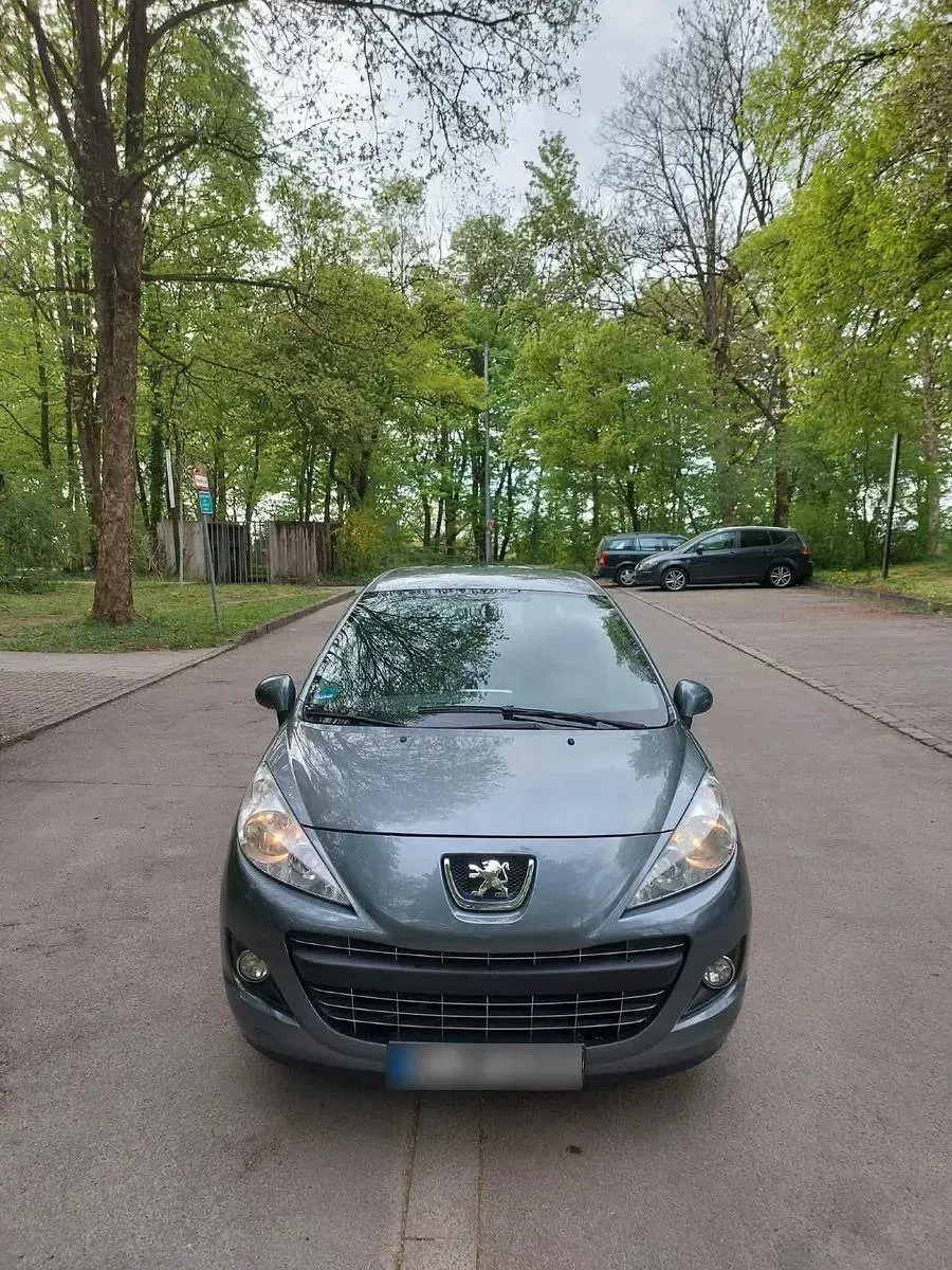 Gebraucht Peugeot 207 Premium 156 PS (114 kW) 2011 Grau Kleinwagen