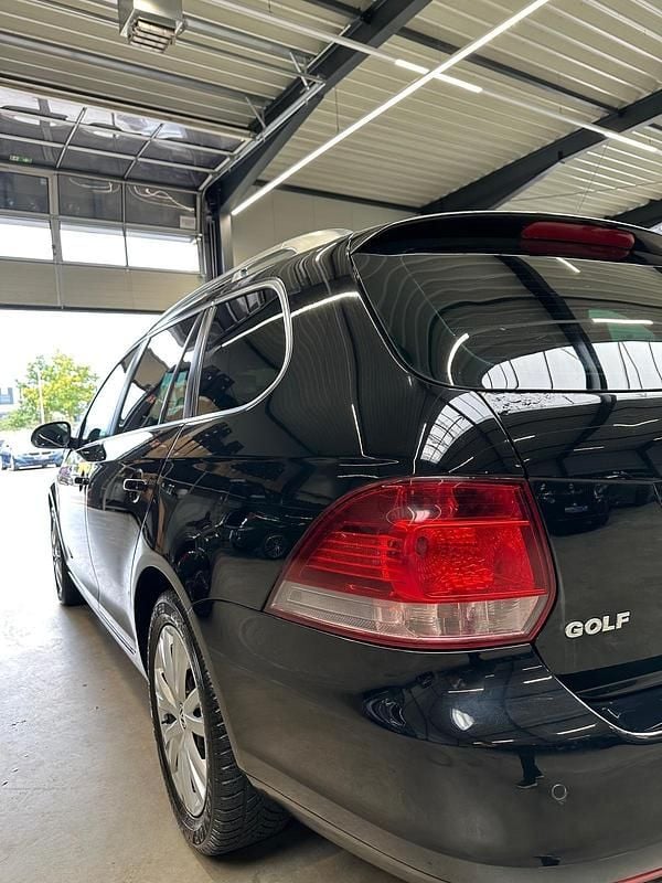 Schwarz Gebraucht 2011 Nissan Qashqai +2 SUV | 4.700 € - Bild 1/4