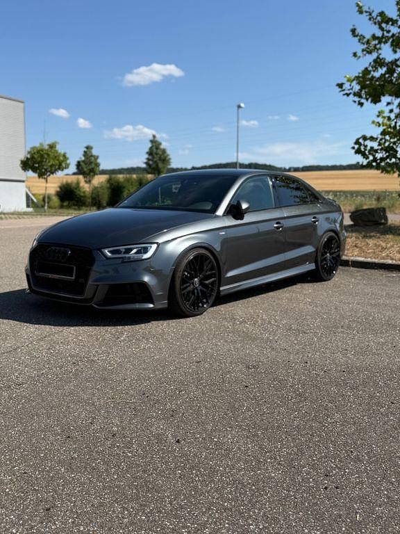 Grau Gebraucht 2016 Audi A3 S-Line Limousine | 20.000 € (Etwas zu teuer) - Bild 1/4