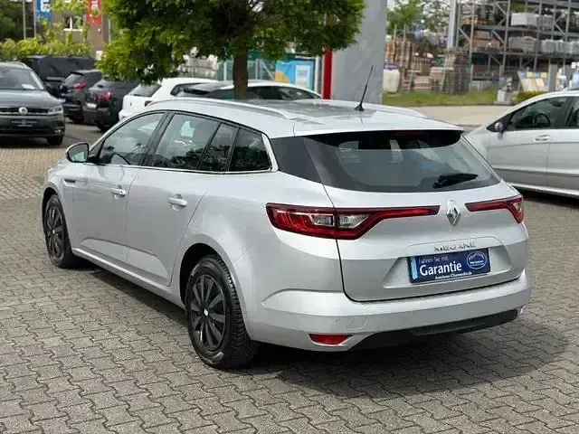 Gebraucht Renault Mégane Experience 101 PS (74 kW) 2017 Silber Limousine