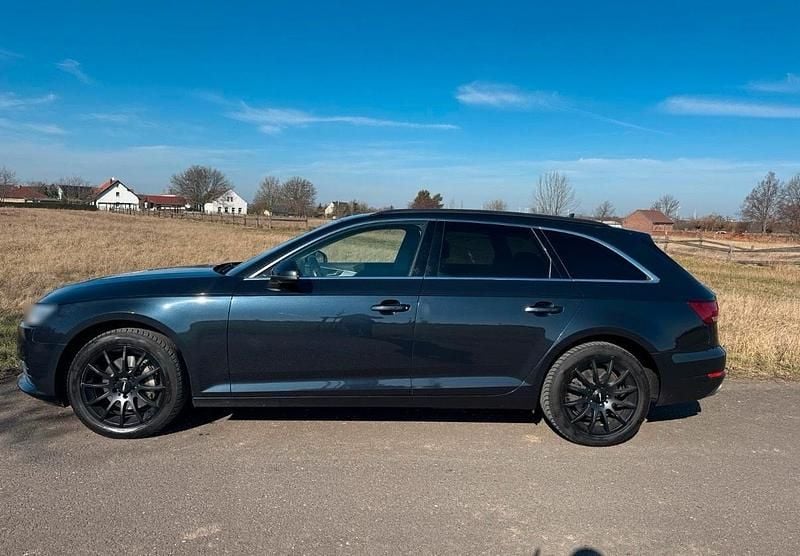 Second-hand Audi A4 190 CP (139 kW) 2017 Albastru Break