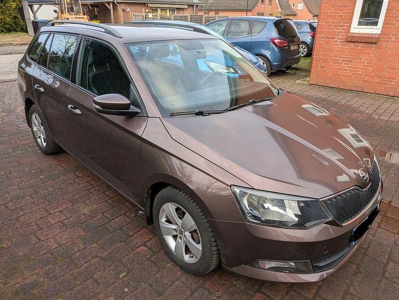 Gebraucht Skoda Fabia Ambition 90 PS (66 kW) 2016 Braun Kombi