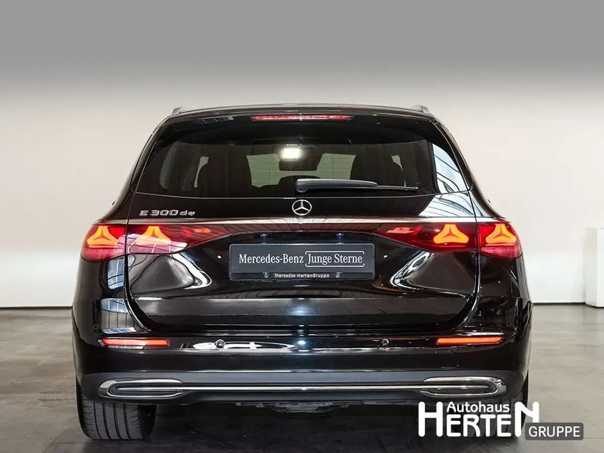 Gebraucht Mercedes E300 Avantgarde 197 PS (144 kW) 2025 Lack obsidianschwarz Kombi
