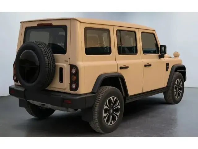 Neu BAW 212 166 PS (122 kW) 2026 Gelb SUV