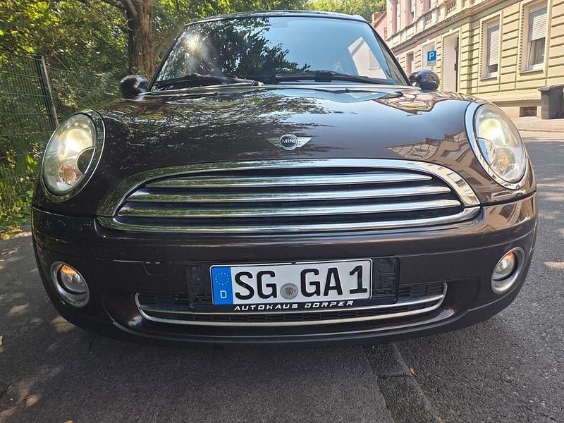 Braun Gebraucht 2010 Mini Cooper Clubman Kombi | 4.000 € (Guter Preis) - Bild 1/4