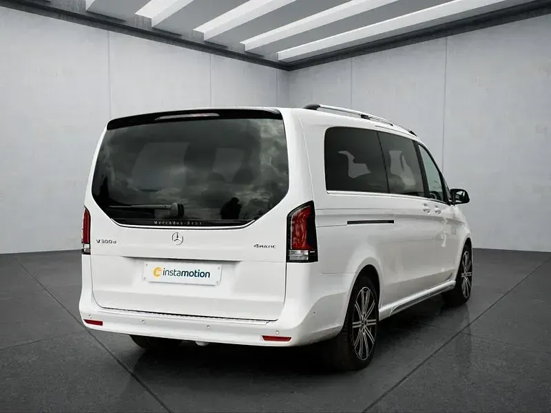Gebraucht Mercedes V300 237 PS (174 kW) 2025 Weiß Van / Kleinbus