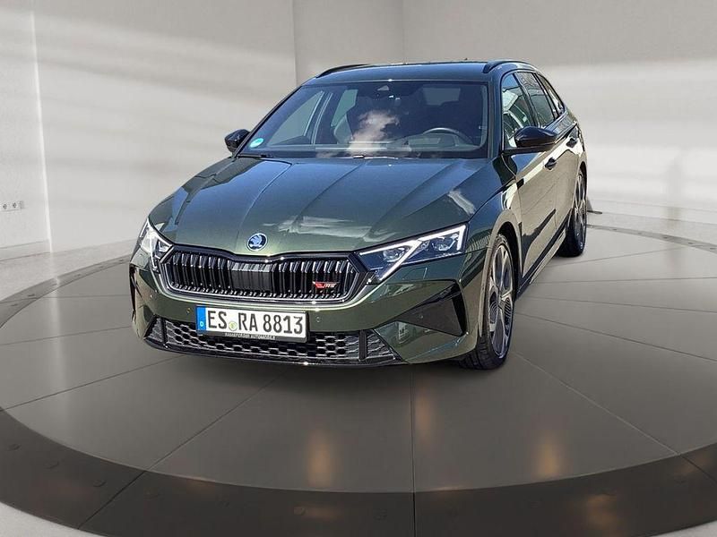 Usata Skoda Octavia RS 265 CV (194 kW) 2025 Verde Station wagon