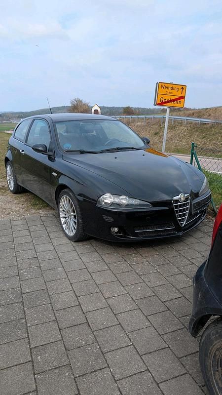 Schwarz Gebraucht 2006 Alfa Romeo 147 Kleinwagen | 1.750 € (Fairer Preis) - Bild 1/4