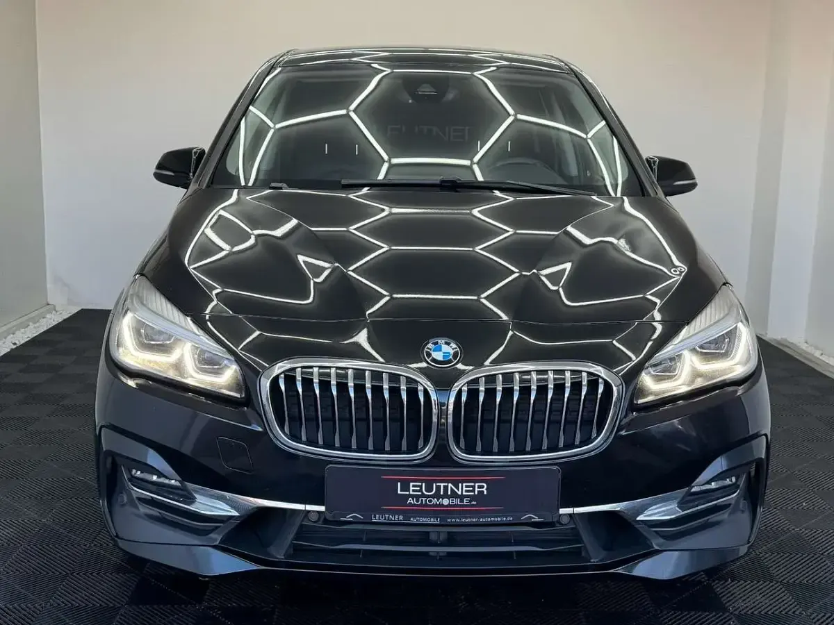 Gebraucht BMW 220 Luxury Line 190 PS (139 kW) 2022 Saphirschwarz Van / Kleinbus