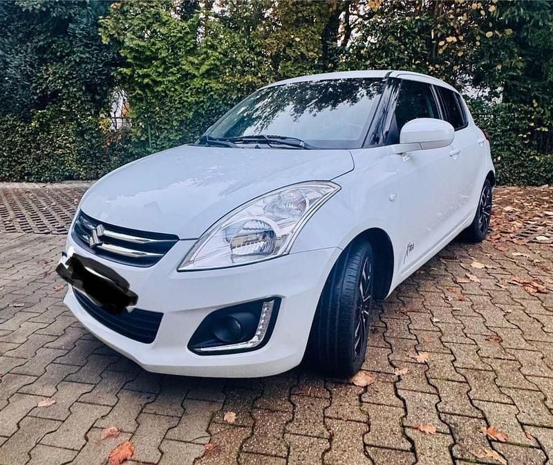 Weiß Gebraucht 2015 Suzuki Swift X-TRA Kleinwagen | 4.599 € (Guter Preis) - Bild 1/4