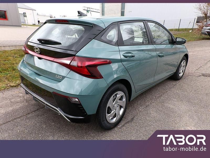 Neu Hyundai i20 Select 101 PS (74 kW) 2025 Mangrove green mineraleffekt Kleinwagen