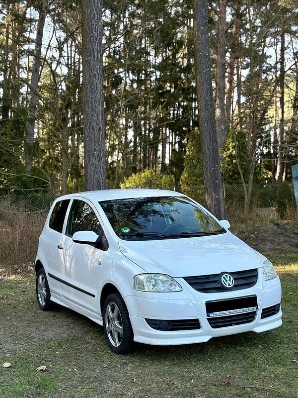 Gebraucht VW Fox 71 PS (52 kW) 2009 Weiß Kleinwagen