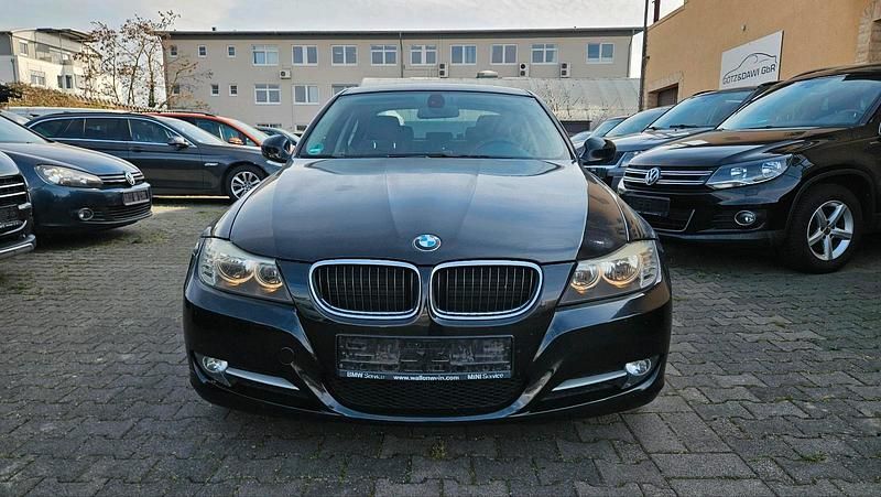 Second-hand BMW 318 143 CP (105 kW) 2009 Negru Berlinǎ