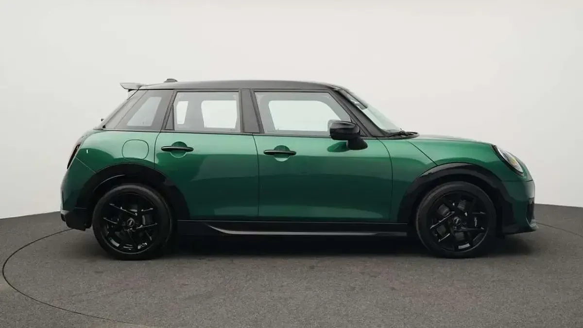 Usata Mini John Cooper Works 156 CV (114 kW) 2025 Verde Utilitaria