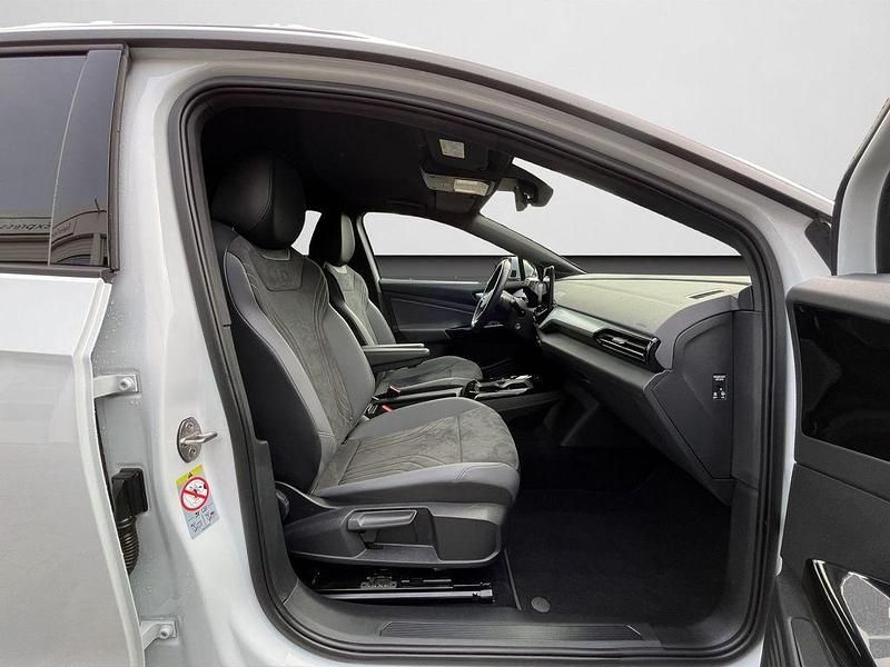 Gebraucht VW ID.4 Pro Performance 150 kW (204 PS) 2022 Gletscherweiß metallic (metallic) SUV