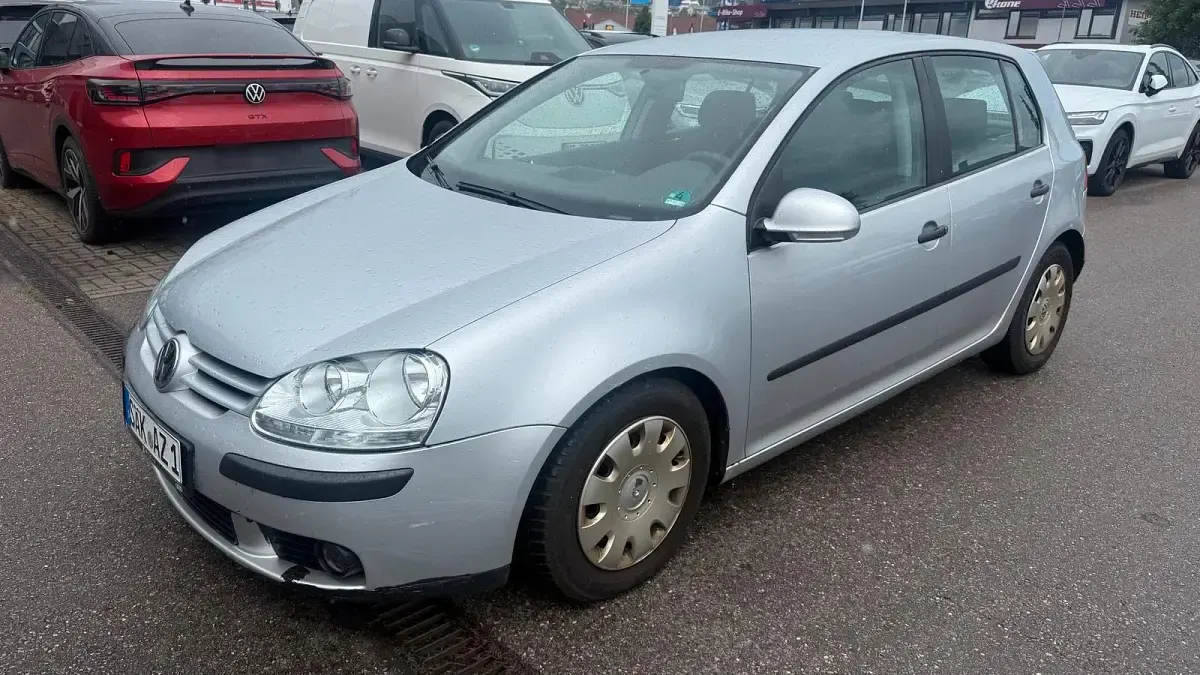 Gebraucht VW Golf IV 102 PS (75 kW) 2005 Silber Limousine