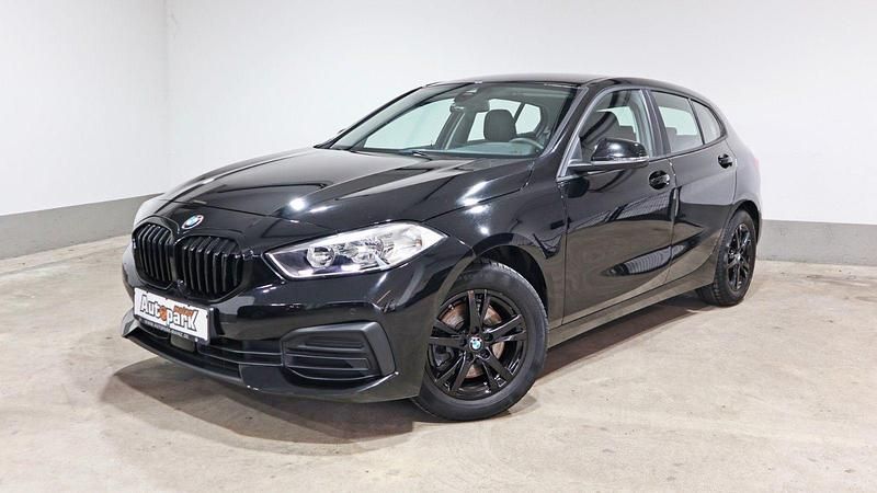 Schwarz Gebraucht 2020 BMW 118 Advantage Kleinwagen | 15.790 € (Fairer Preis) - Bild 1/4