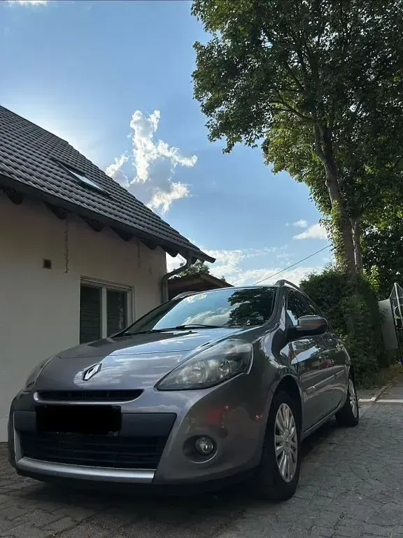Gebraucht Renault Clio II Dynamique 103 PS (75 kW) 2011 Silber Limousine