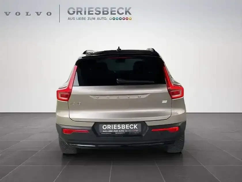 Gebraucht Volvo C40 169 kW (231 PS) 2023 Bright dusk / metallic SUV