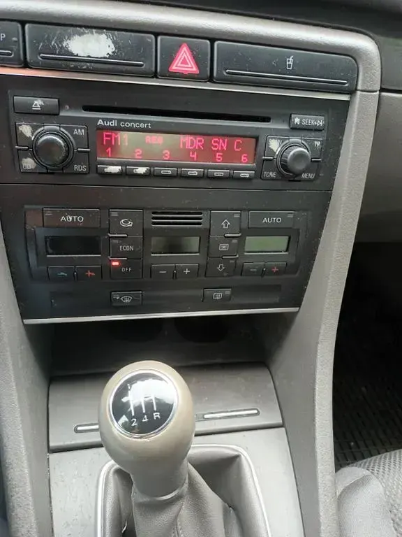 Gebraucht Audi A4 131 PS (96 kW) 2002 Silber Limousine