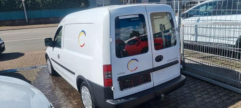 Gebraucht Opel Combo 94 PS (69 kW) 2010 Weiß Van / Kleinbus