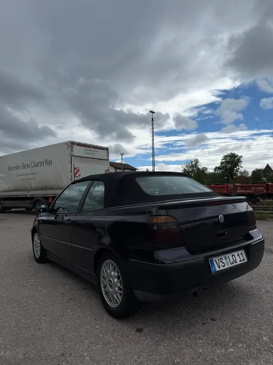 Gebraucht VW Golf Cabriolet 101 PS (74 kW) 1998 Schwarz Cabrio