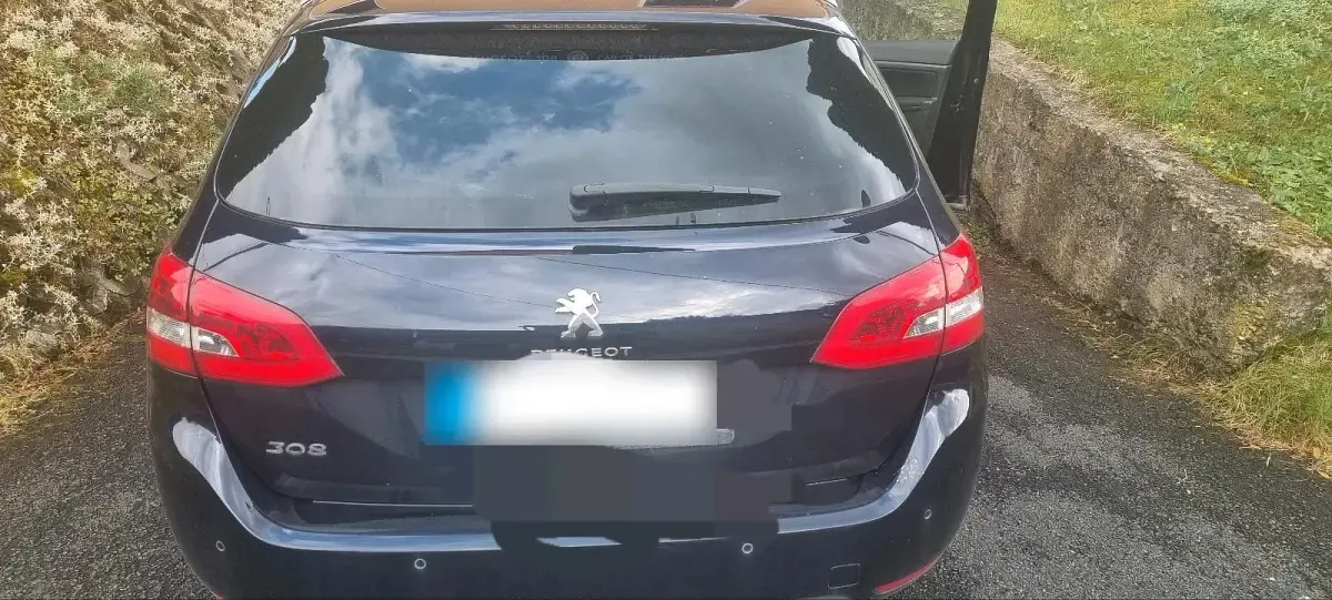 Gebraucht Peugeot 308 SW Style 120 PS (88 kW) 2015 Blau Kombi