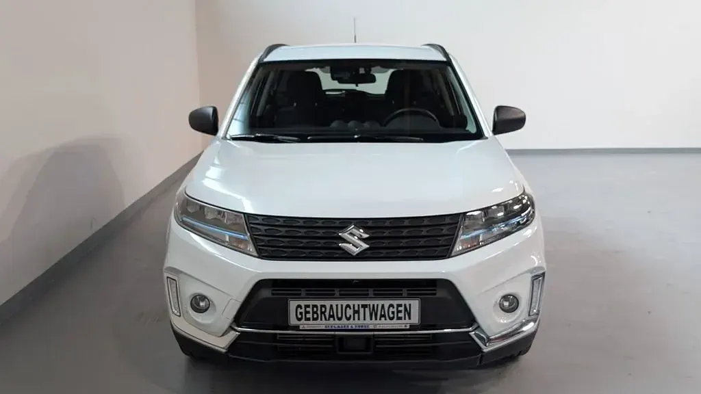 Gebraucht Suzuki Vitara Club 129 PS (94 kW) 2024 Weiß SUV