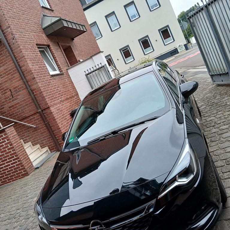 Schwarz Gebraucht 2018 Opel Astra Innovation Limousine | 12.200 € (Guter Preis) - Bild 1/4