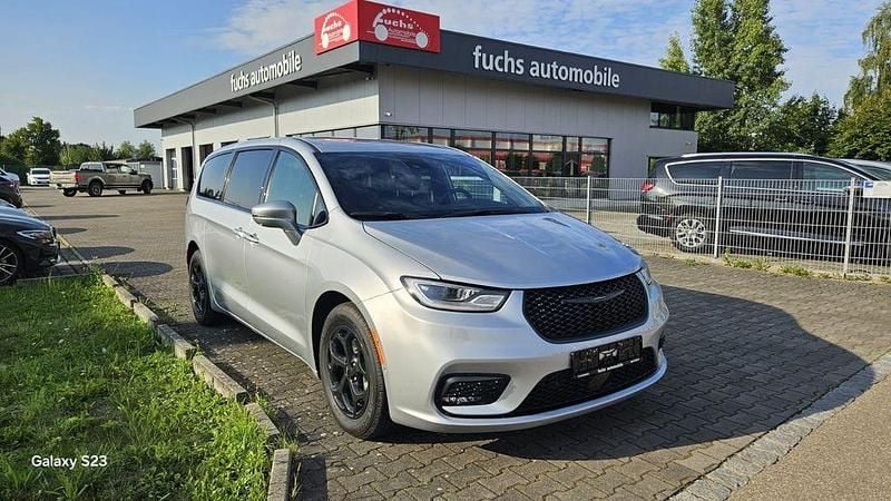 Silber Gebraucht 2024 Chrysler Pacifica SUV | 52.990 € (Teuer) - Bild 1/4