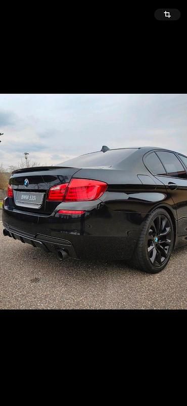 Schwarz Gebraucht 2012 BMW 535 Limousine | 14.350 € (Fairer Preis) - Bild 1/4